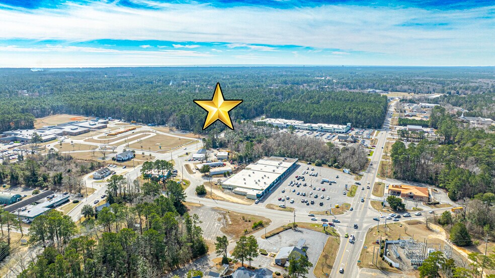 33 Village Rd, Shallotte, NC à vendre - Photo de l’immeuble – Image 3 sur 14