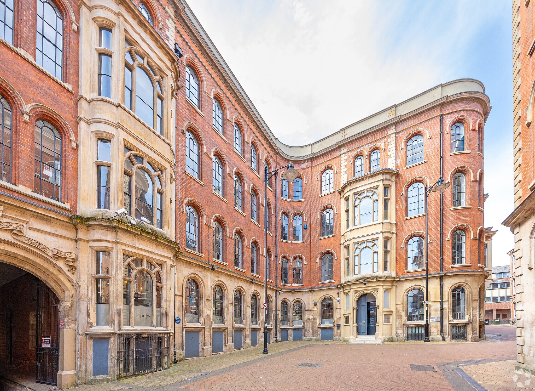 Bureau dans Nottingham à louer Photo principale– Image 1 sur 4