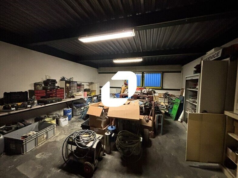 Local d’activités dans Étréchy à louer - Photo de l’immeuble – Image 2 sur 9