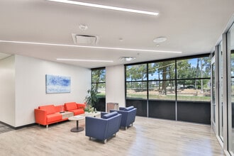 931 Corporate Center Dr, Pomona, CA à louer Photo intérieure– Image 2 sur 14