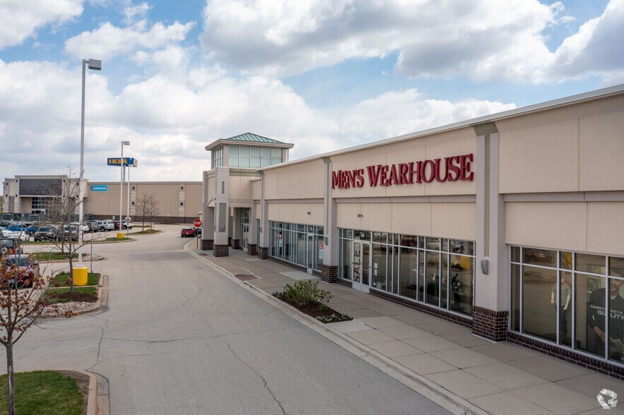 702-734 E Boughton Rd, Bolingbrook, IL à louer - Photo de l’immeuble – Image 2 sur 15
