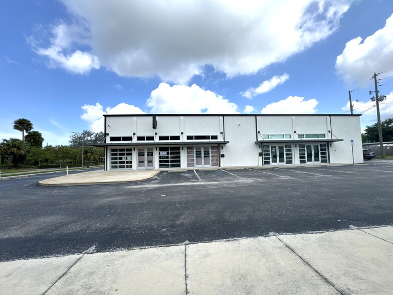 201 E Center St, Tarpon Springs, FL à louer - Photo de l’immeuble – Image 1 sur 72