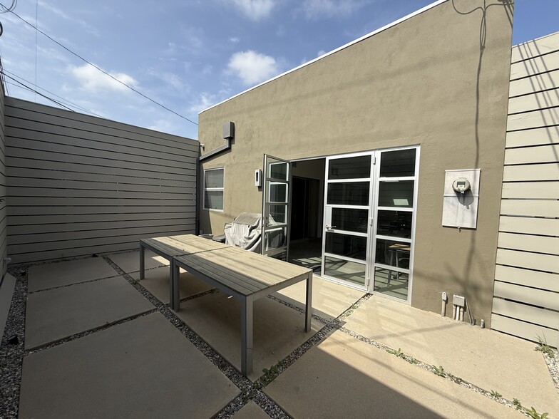 2630-2634 La Cienega Ave, Los Angeles, CA à louer - Photo de l’immeuble – Image 3 sur 18
