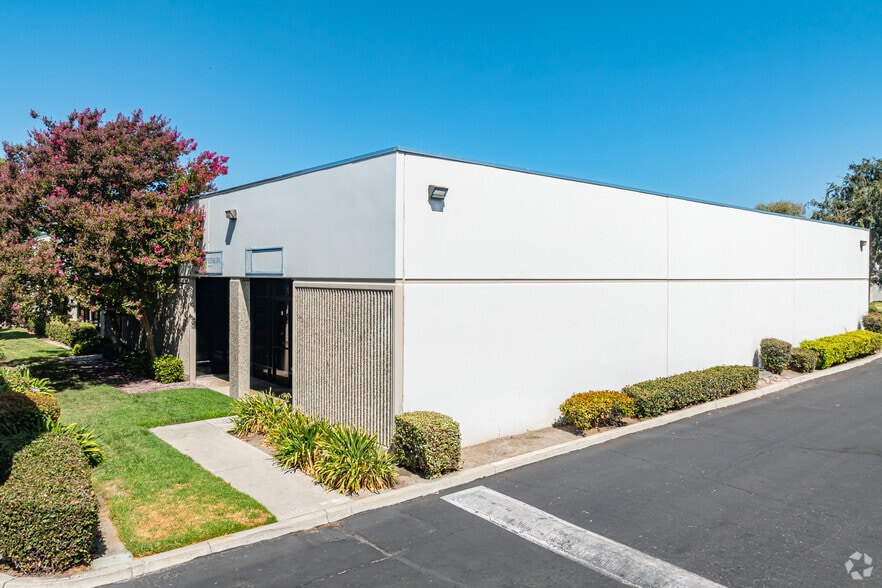 13781 Roswell Ave, Chino, CA à louer - Photo intérieure – Image 3 sur 4
