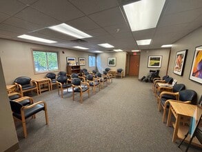 41 Buttrick Rd, Londonderry, NH à louer Photo intérieure– Image 1 sur 9