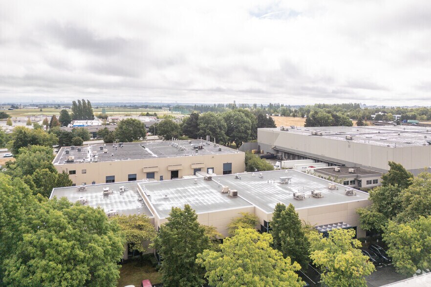 13231 Delf Pl, Richmond, BC à louer - Aérien – Image 2 sur 3