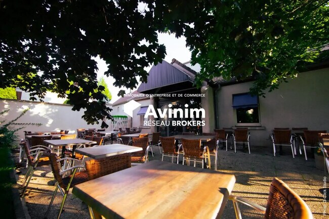 Plus de détails pour Local d’activités à vendre