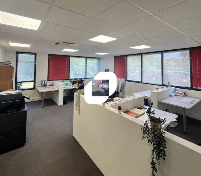 Bureau dans Haute-Goulaine à louer - Photo de l’immeuble – Image 2 sur 4