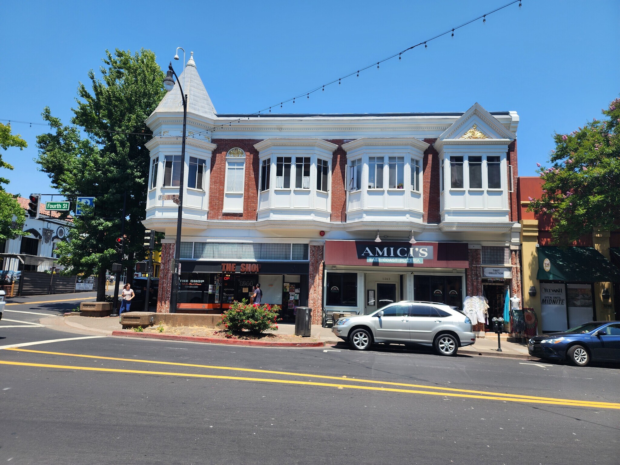 1242 4th St, San Rafael, CA à vendre Photo de l’immeuble– Image 1 sur 15