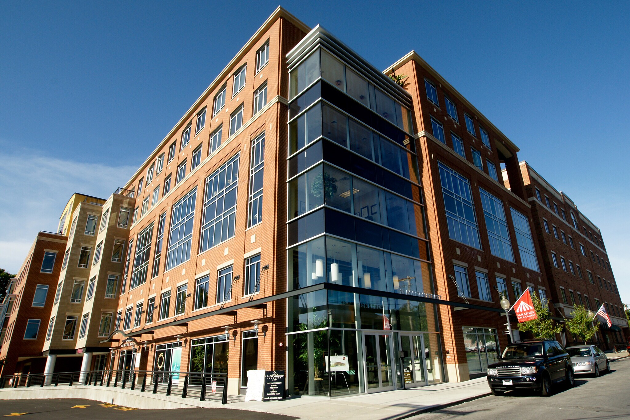 18 Division St, Saratoga Springs, NY à louer Photo de l’immeuble– Image 1 sur 8