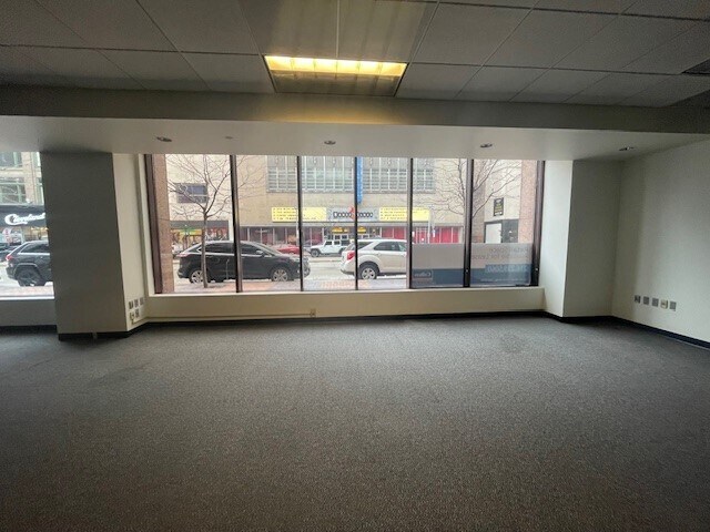 313 Euclid Ave, Cleveland, OH à louer - Photo intérieure – Image 2 sur 8