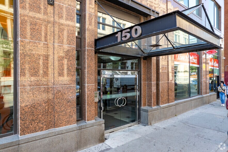 150 John St, Toronto, ON à louer - Photo de l’immeuble – Image 3 sur 5