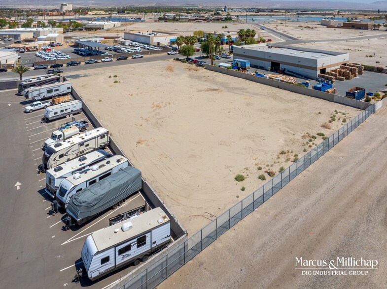 45875 Commerce St, Indio, CA à vendre - Photo de l’immeuble – Image 3 sur 8