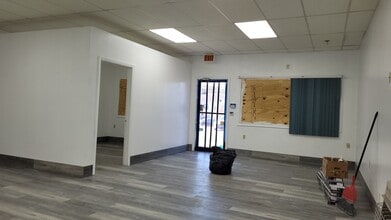 107 Route 32, North Franklin, CT à louer Photo intérieure– Image 1 sur 7