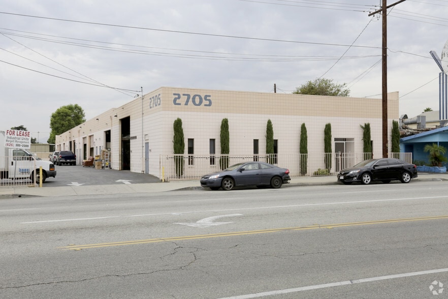 2705 N Durfee Ave, El Monte, CA à louer - Photo principale – Image 1 sur 9
