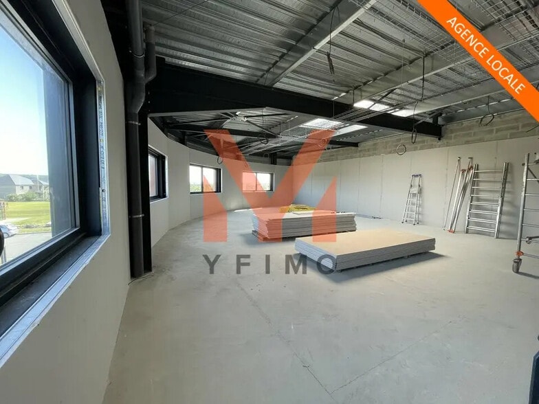 Bureau dans Buchelay à vendre - Photo intérieure – Image 2 sur 5