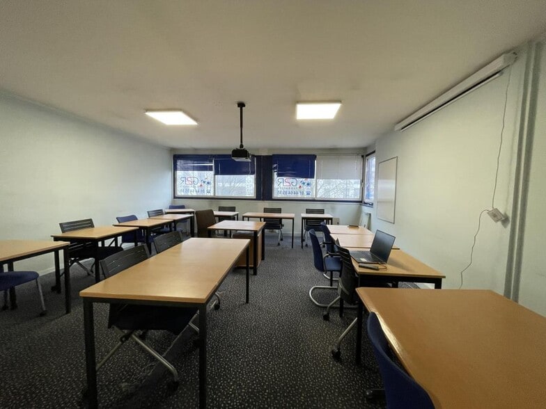 Bureau dans Cergy à vendre - Photo intérieure – Image 3 sur 11