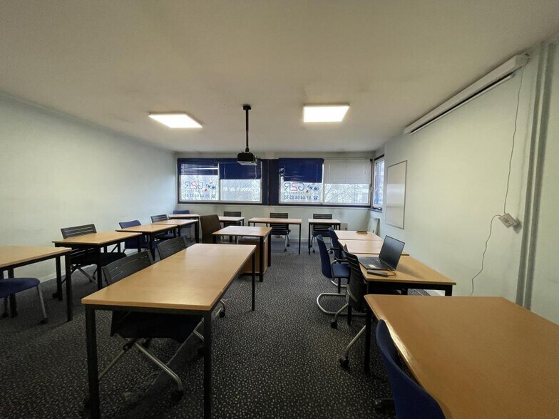 Bureau dans Cergy à vendre - Photo intérieure – Image 3 sur 11