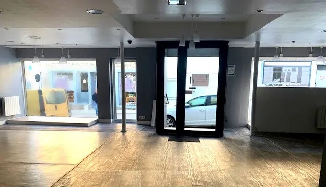 Local commercial dans Ploërmel à louer - Photo de l’immeuble – Image 2 sur 3