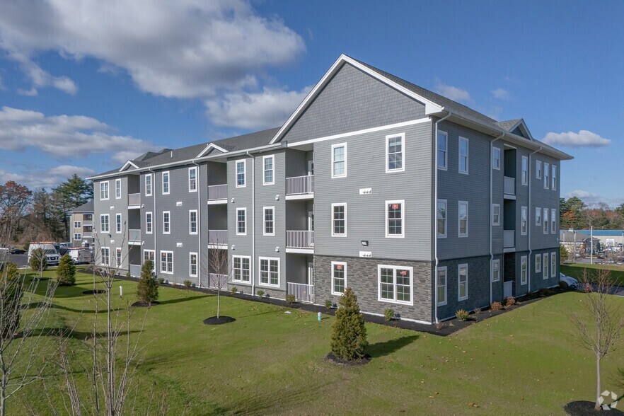 13 Main St, Lakeville, MA à vendre - Photo de l’immeuble – Image 3 sur 8