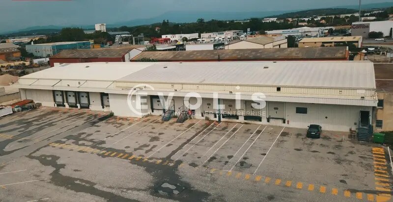 Industriel/Logistique dans Le Pontet à louer - Photo de l’immeuble – Image 1 sur 7