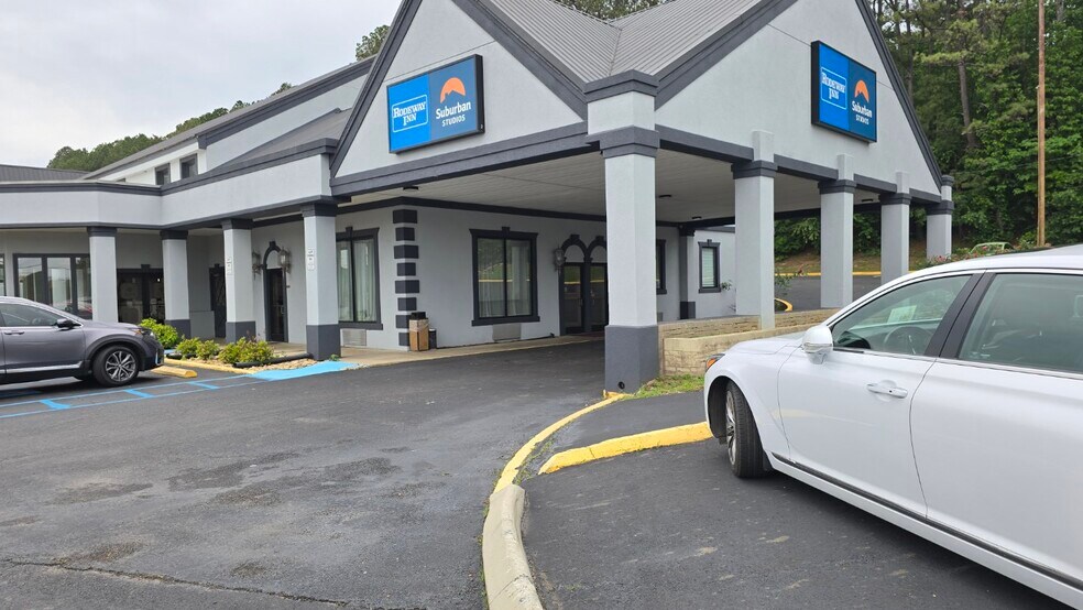 DUAL BRANDED HOTEL 102unit Cleveland TN portefeuille de 2 biens à vendre sur LoopNet.fr - Photo de l’immeuble – Image 3 sur 17