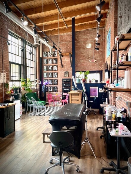 320 Grote St, Buffalo, NY à louer - Photo de l’immeuble – Image 1 sur 6