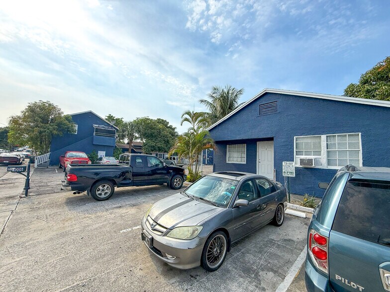1000 W Lakewood Rd, West Palm Beach, FL à vendre - Photo de l’immeuble – Image 2 sur 15