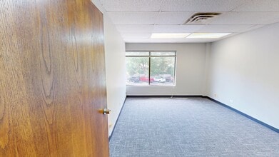805-815 E Rand Rd, Arlington Heights, IL à louer Photo intérieure– Image 1 sur 12