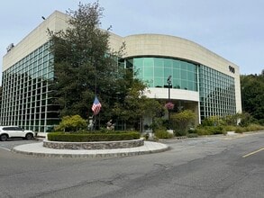 900 South Ave, Staten Island, NY à louer Photo de l’immeuble– Image 1 sur 6