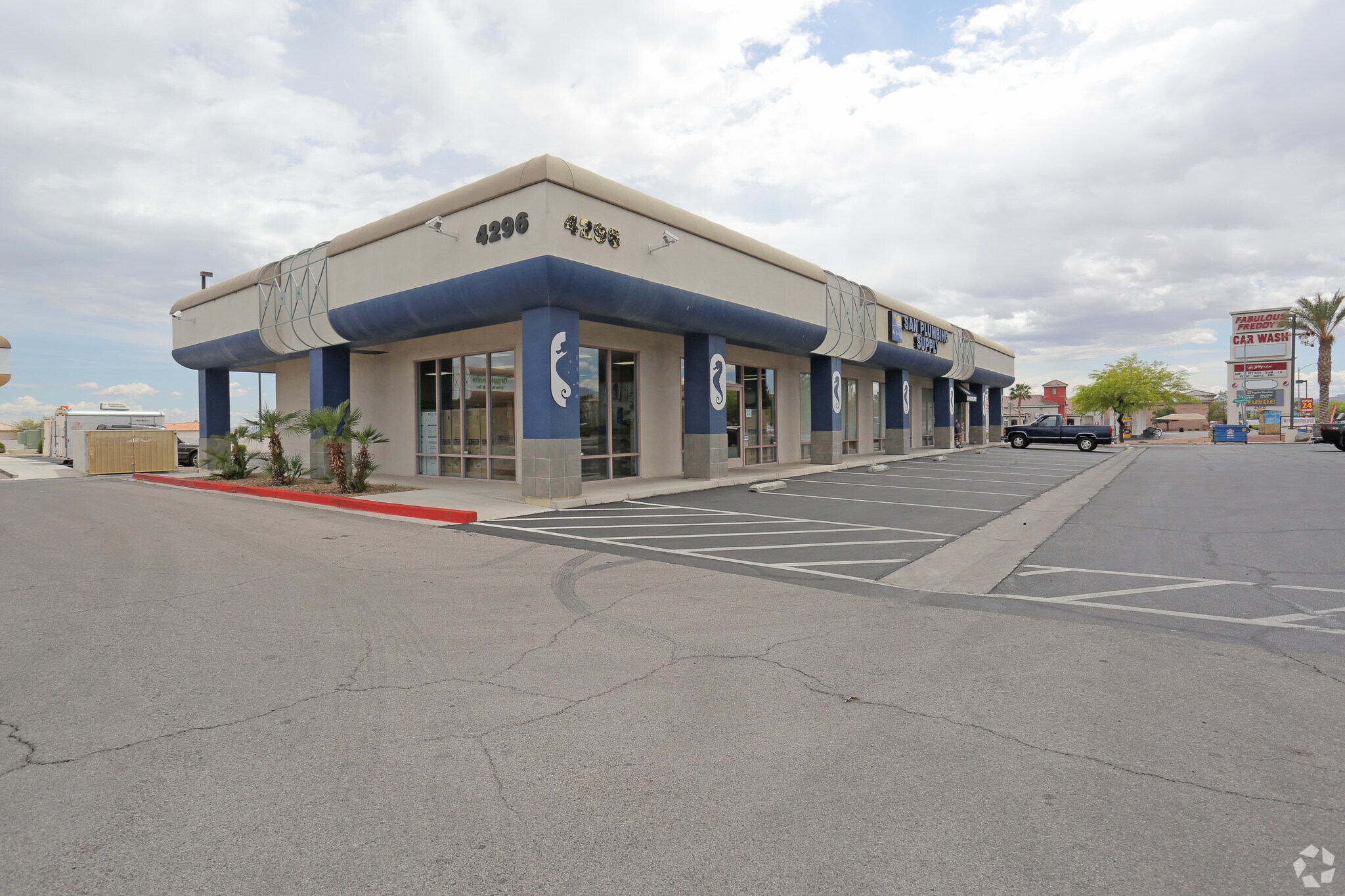 4296 S Durango Dr, Las Vegas, NV à vendre Photo principale– Image 1 sur 5
