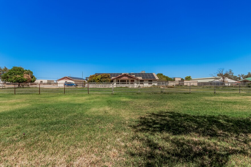 7425 N Alsup Rd, Litchfield Park, AZ à vendre - Photo de l’immeuble – Image 2 sur 17