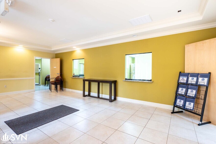 1360 W 5th St, London, KY à louer - Photo de l’immeuble – Image 3 sur 29
