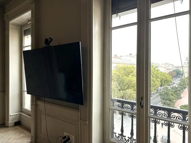 Bureau dans Lyon à louer - Photo de l’immeuble – Image 2 sur 11