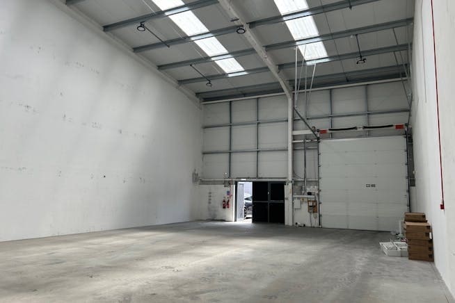 Fishponds Rd, Wokingham, BKS RG41 2AN - Lot 16 -  - Photo intérieure - Image 1 of 6