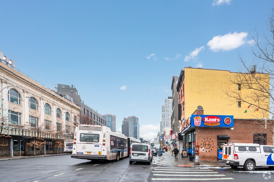 2515 3rd Ave, Bronx, NY à vendre - Photo du quartier – Image 3 sur 3