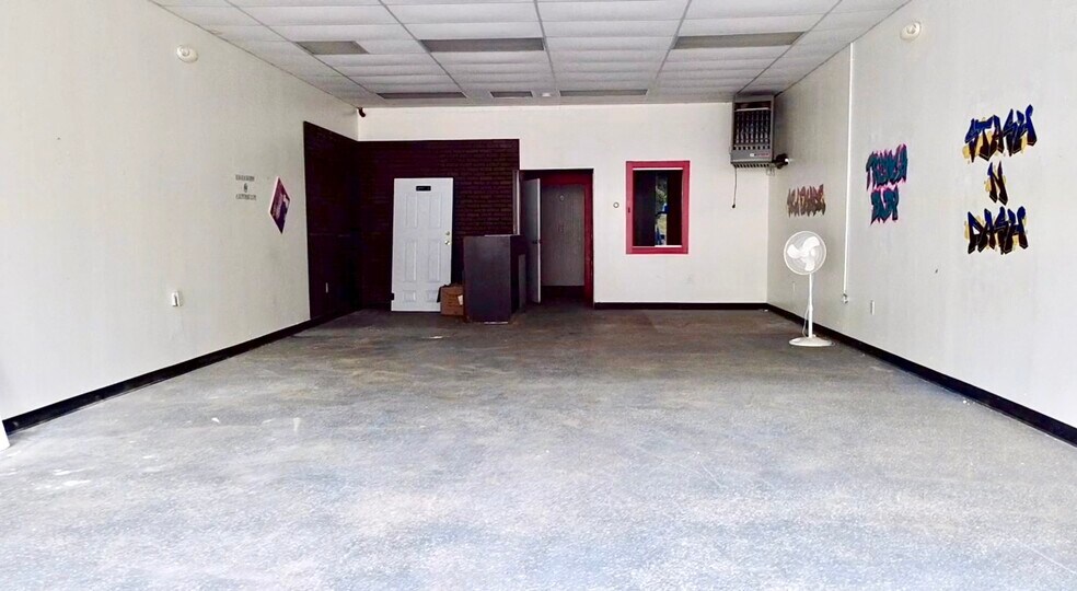 844 W Main St, New Britain, CT à louer - Photo de l’immeuble – Image 3 sur 9