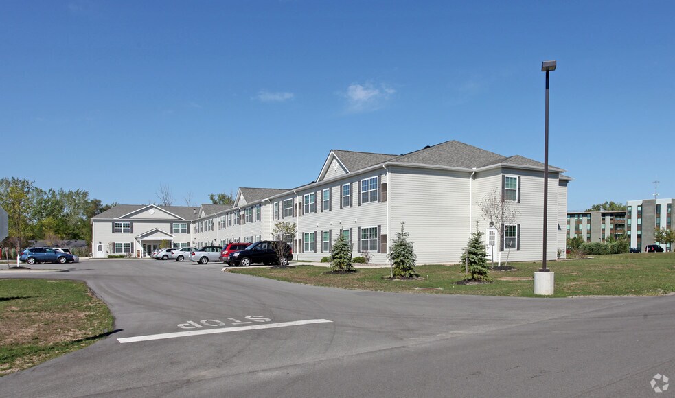 2700 N Forest Rd, Getzville, NY à vendre - Photo principale – Image 2 sur 3