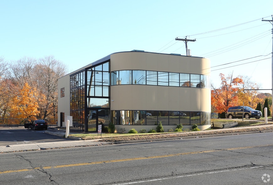 840 Orange Ave, West Haven, CT à louer - Photo principale – Image 1 sur 11