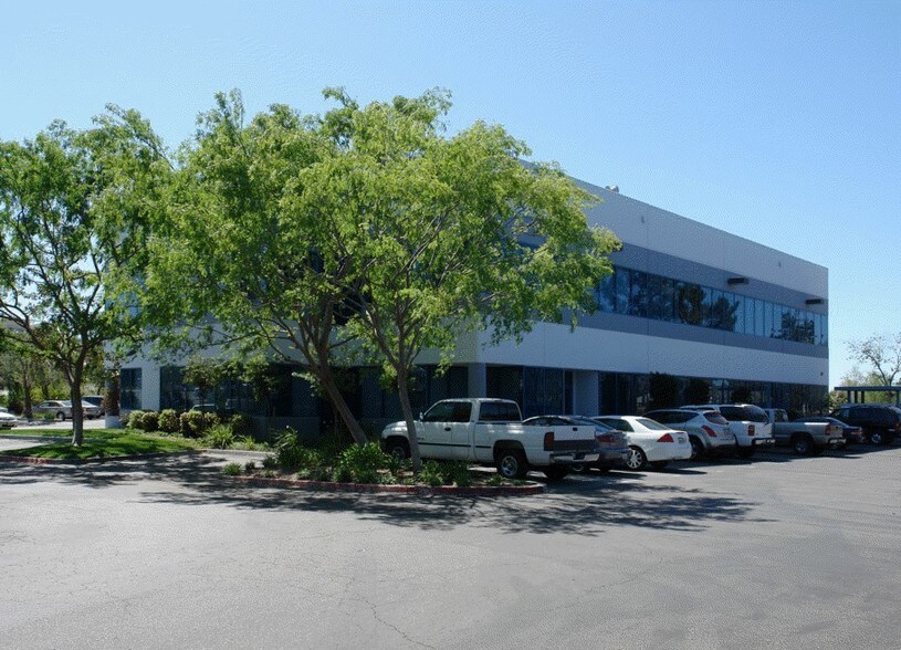 301 Science Dr, Moorpark, CA à louer - Photo de l’immeuble – Image 3 sur 10