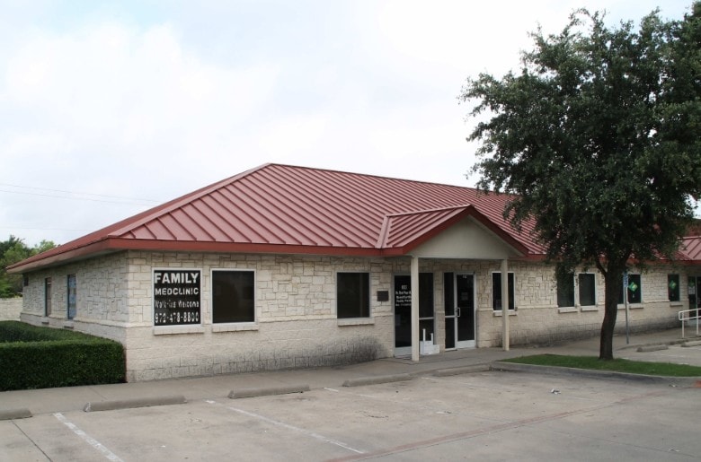 2761 E Trinity Mills Rd, Carrollton, TX à louer - Photo principale – Image 2 sur 13