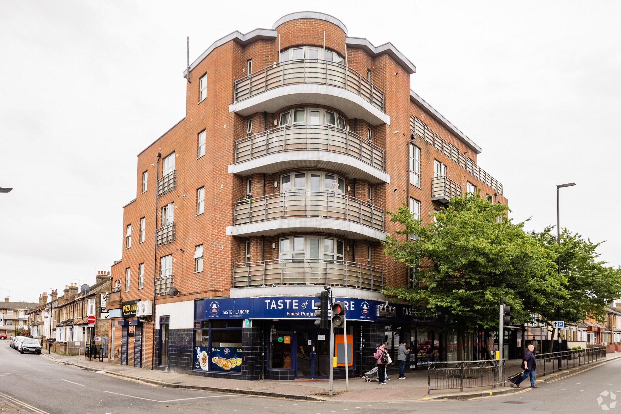 2-2B Hanworth Rd, Hounslow à vendre Photo de l’immeuble– Image 1 sur 2