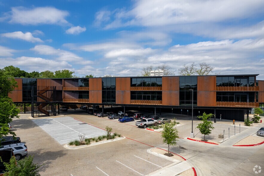 1141 Shady Ln, Austin, TX à louer - Photo de l’immeuble – Image 3 sur 12