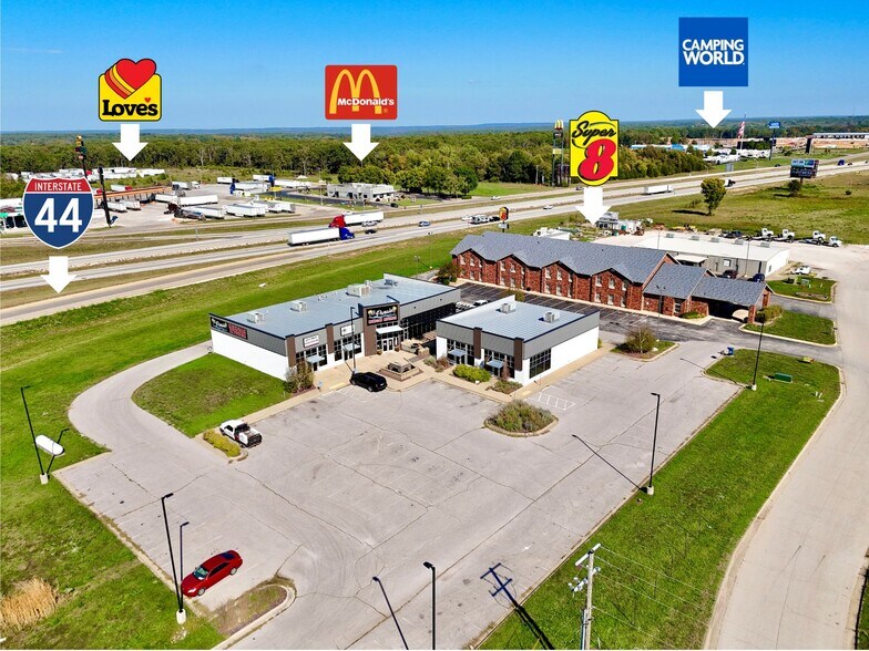 306 E Chestnut St, Strafford, MO à vendre - Photo de l’immeuble – Image 2 sur 25