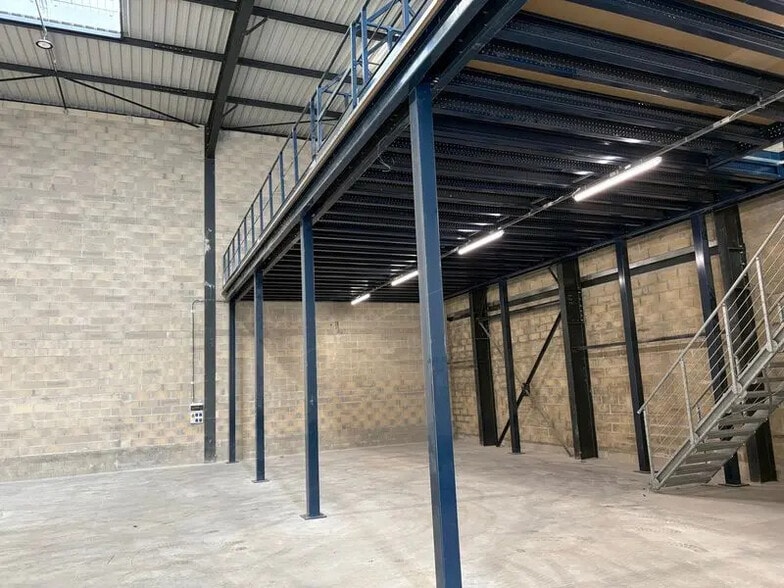 Bureau dans Serris à louer - Photo de l’immeuble – Image 2 sur 18