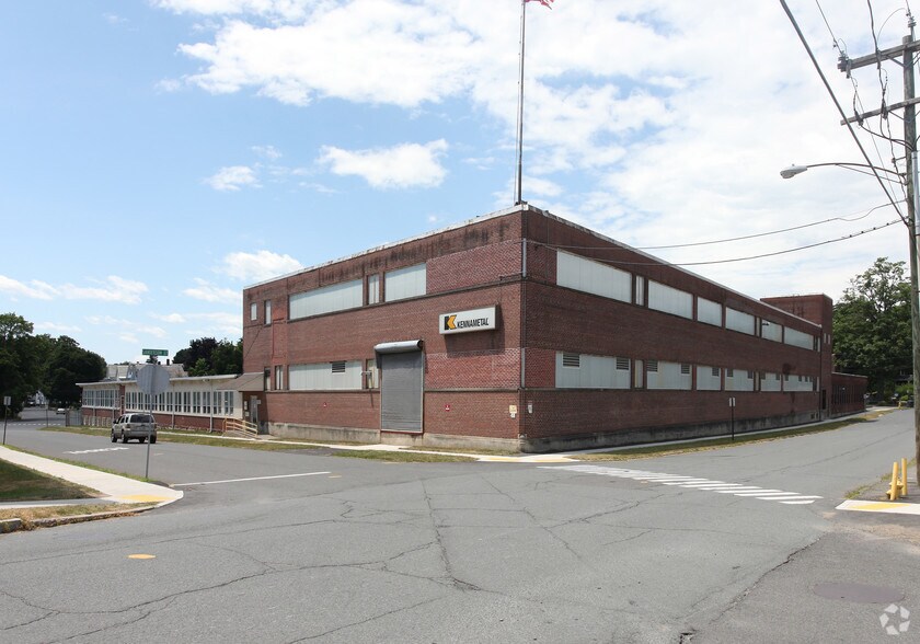 34 Sanderson St, Greenfield, MA à vendre - Photo de l’immeuble – Image 2 sur 4