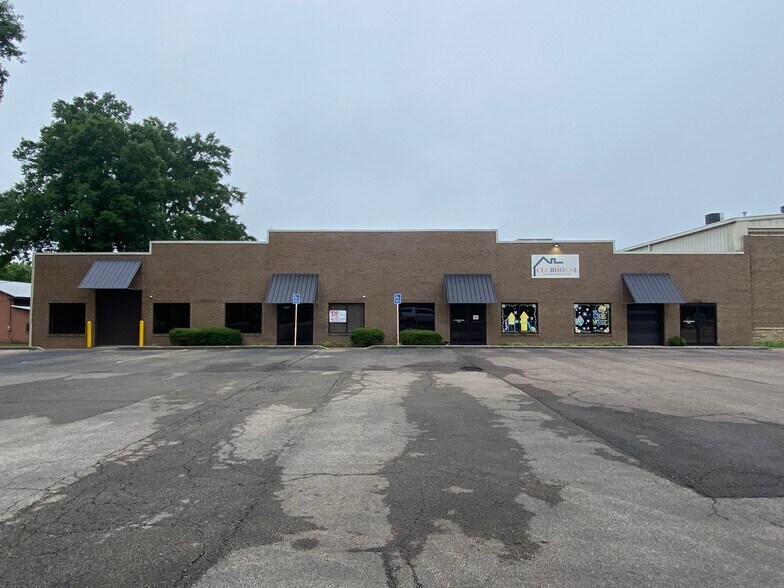 1715 McCullough Blvd, Tupelo, MS à louer - Photo de l’immeuble – Image 1 sur 13