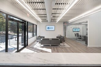 3110 Crossing Park Dr, Norcross, GA à vendre Photo intérieure– Image 1 sur 20