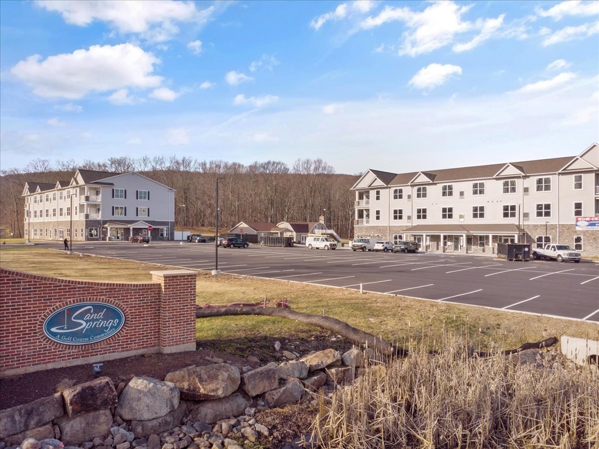 244 Sand Springs Dr, Drums, PA à louer Photo principale– Image 1 sur 6