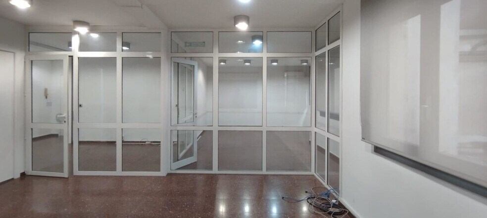 Bureau dans Manresa, Barcelona à louer - Photo de l’immeuble – Image 3 sur 3